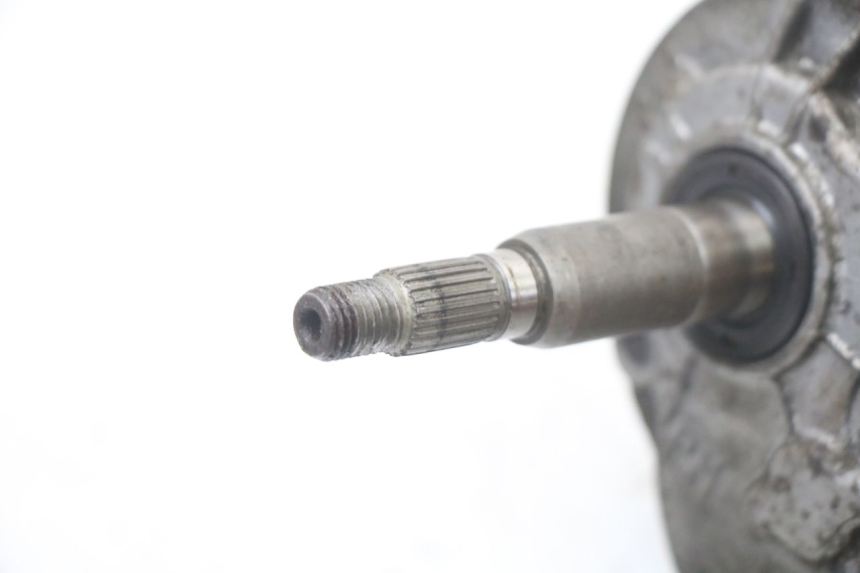 photo de RUEDA TRASERA ENGRANAJES PEUGEOT TKR TREKKER FURIOUS 50 (2005 - 2014) - Primer plano de alta resolución