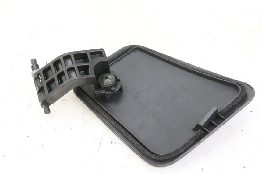 photo de TAPA DE INSPECCIÓN DELANTERA SUZUKI BURGMAN 125 (2007 - 2014)