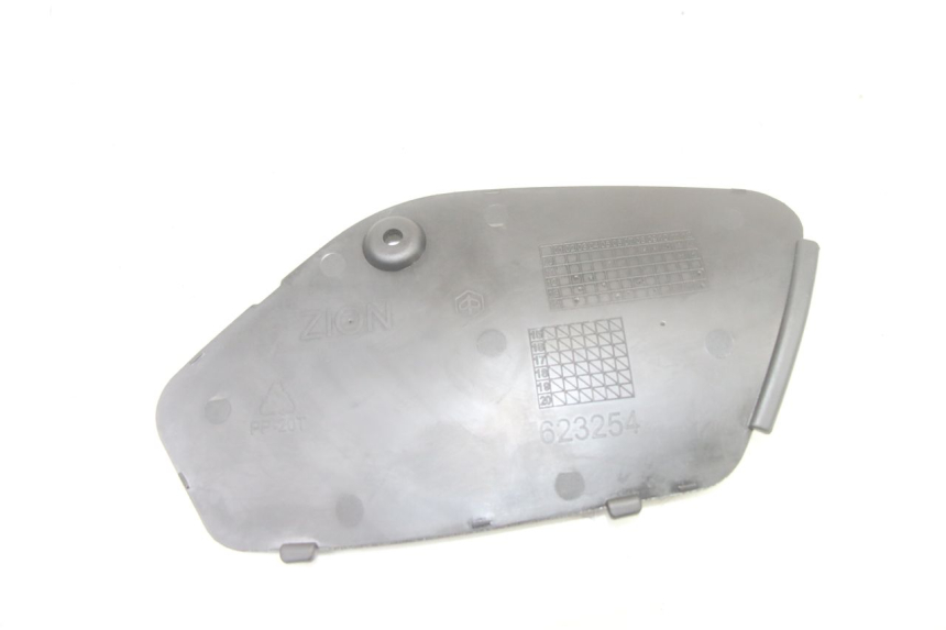 photo de TAPA DERECHA PIAGGIO MP3 500 (2014 - 2016)