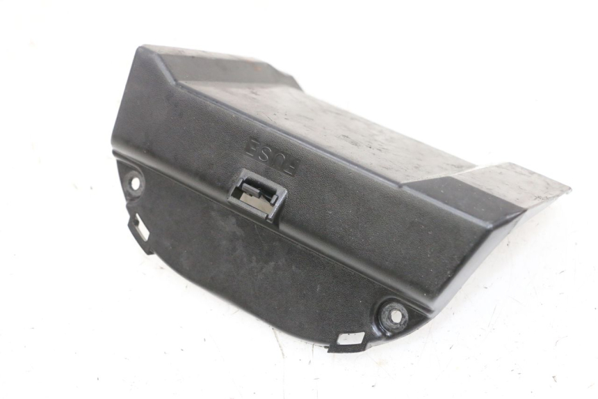 photo de TAPA DE ACCESO MBK FLIPPER 115 (2013 - 2017) - Detalle de la pieza