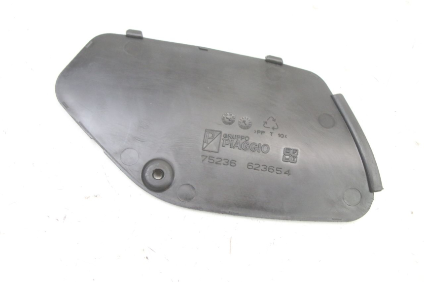 photo de TAPA DE INSPECCIÓN IZQUIERDA PIAGGIO XEVO - X EVO 125 (2007 - 2016)