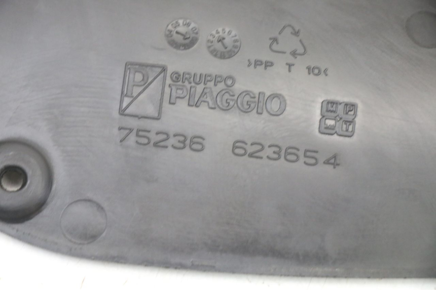 photo de TAPA DE INSPECCIÓN IZQUIERDA PIAGGIO XEVO - X EVO 125 (2007 - 2016)