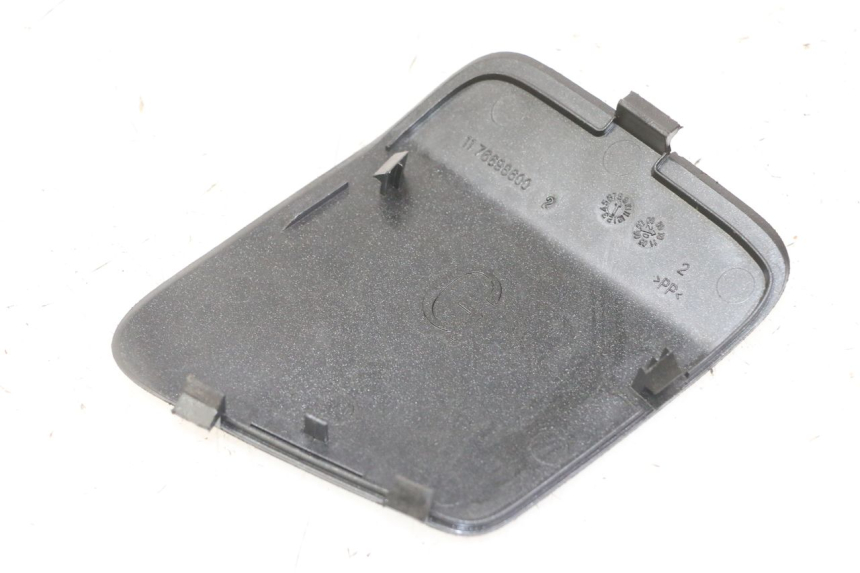 photo de TAPA IZQUIERDA PEUGEOT SATELIS COMPRESSOR K15 125 (2006 - 2009)