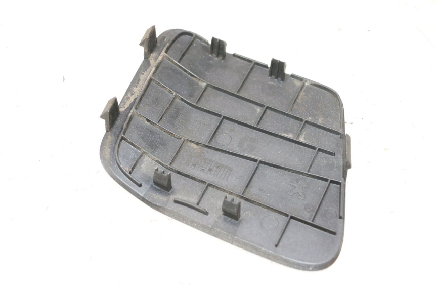 photo de TAPA DE ACCESO IZQUIERDA PEUGEOT SATELIS 125 (2013 - 2018) - Detalle de la pieza