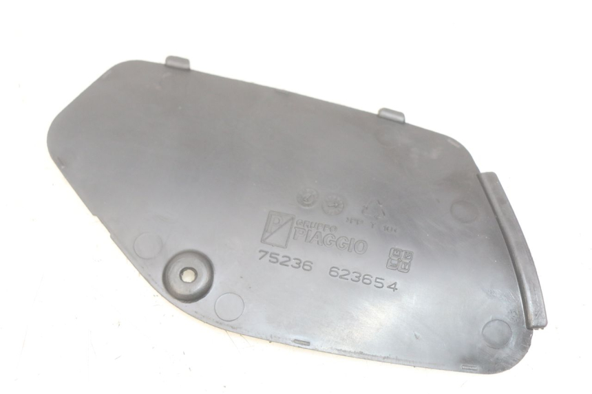 photo de TAPA DE INSPECCIÓN IZQUIERDA PIAGGIO XEVO - X EVO 125 (2007 - 2016)