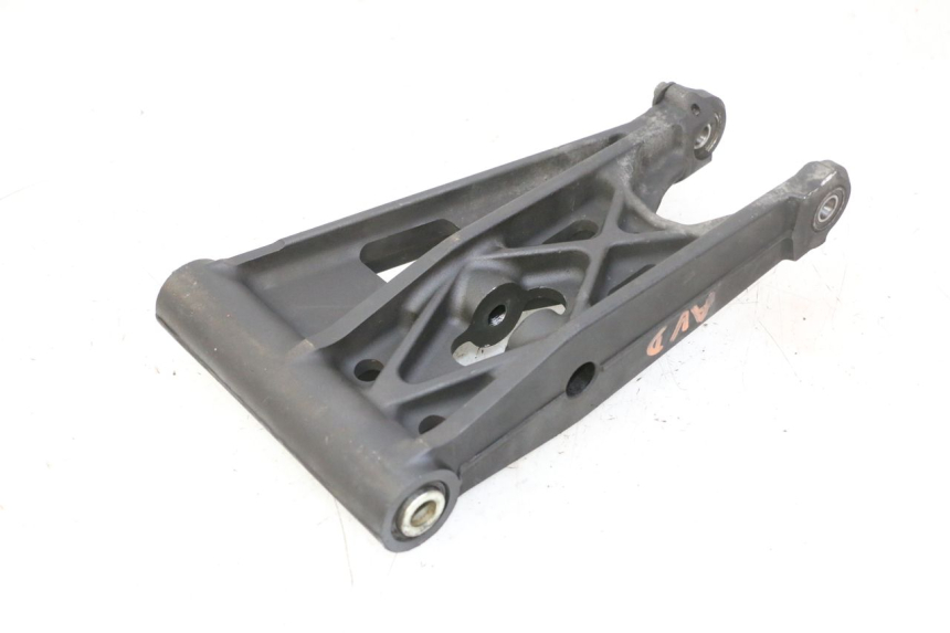 photo de BRAZO OSCILANTE DELANTERO QUADRO 4 4D 350 (2015 - 2018)