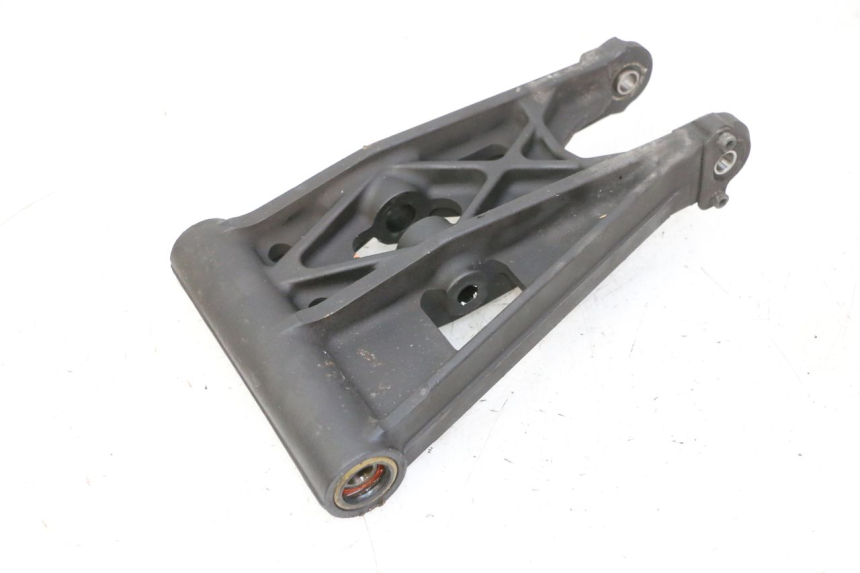 photo de BRAZO OSCILANTE DELANTERO QUADRO 4 4D 350 (2015 - 2018)