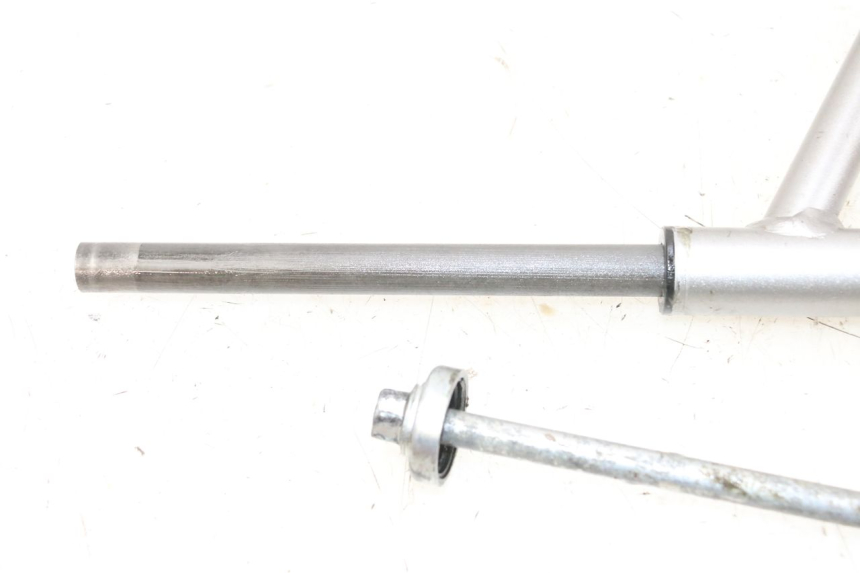 photo de BRAZO OSCILANTE DELANTERO YAMAHA YFM R RAPTOR 250 (2008 - 2014) - Zoom sobre los componentes