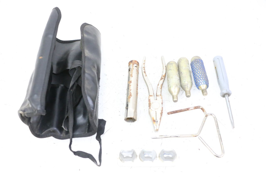photo de JUEGO HERRAMIENTAS BMW C1 125 (2000 - 2003)