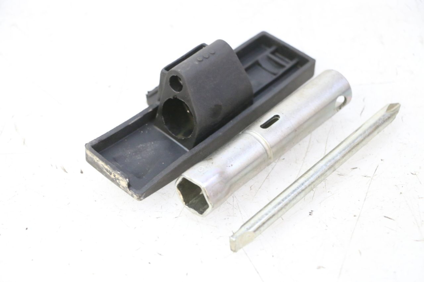 photo de JUEGO HERRAMIENTAS YAMAHA CYGNUS X INJECTION 125 (2007 - 2013)