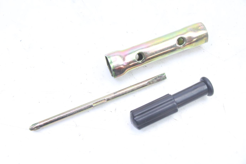 photo de JUEGO HERRAMIENTAS SYM FIDDLE 3 III 125 (2014 - 2020)