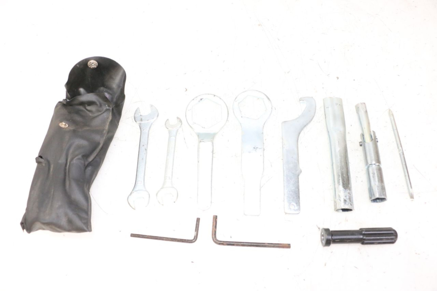 photo de JUEGO HERRAMIENTAS YAMAHA FZ6 FAZER S2 600 (2007 - 2011)