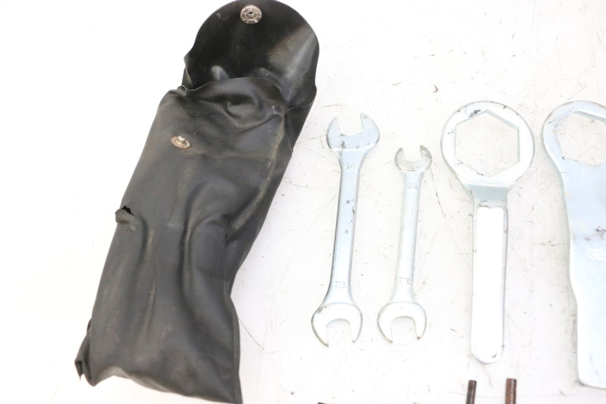 photo de JUEGO HERRAMIENTAS YAMAHA FZ6 FAZER S2 600 (2007 - 2011)