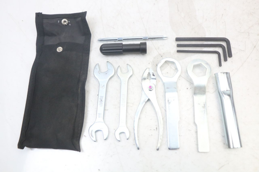 photo de KIT DE HERRAMIENTAS KAWASAKI VERSYS ABS 650 (2015 - 2018)