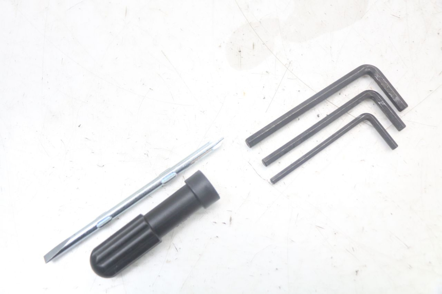 photo de KIT DE HERRAMIENTAS KAWASAKI VERSYS ABS 650 (2015 - 2018)
