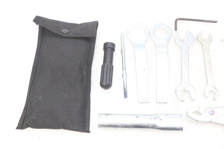 photo de KIT DE HERRAMIENTAS KAWASAKI Z 650 (2016 - 2019)