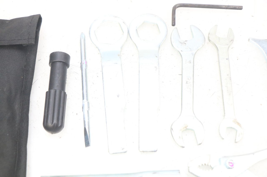 photo de KIT DE HERRAMIENTAS KAWASAKI Z 650 (2016 - 2019)