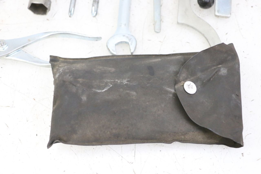 photo de KIT DE HERRAMIENTAS KAWASAKI ZR7 ZR-7 S 750 (1999 - 2004)