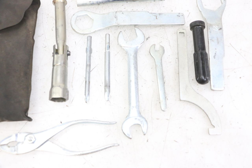 photo de KIT DE HERRAMIENTAS KAWASAKI ZR7 ZR-7 S 750 (1999 - 2004)