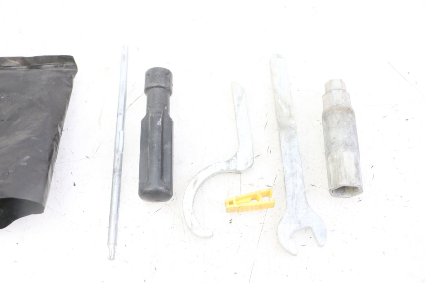photo de KIT DE HERRAMIENTAS PIAGGIO MP3 LT 300 (2010 - 2016)