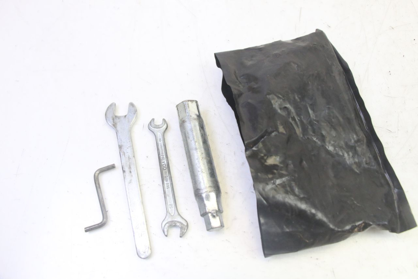 photo de JUEGO HERRAMIENTAS PIAGGIO MP3 500 (2011 - 2015)