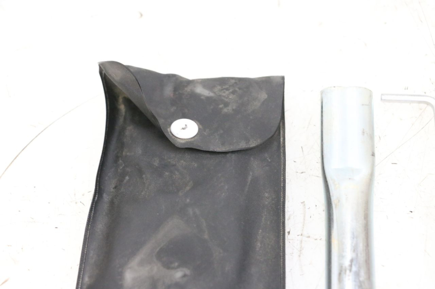 photo de JUEGO HERRAMIENTAS YAMAHA MT-07 MT07 ABS 700 (2018 - 2020) - Primer plano técnico