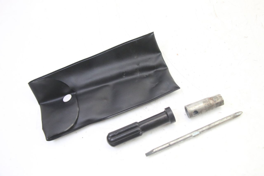 photo de JUEGO HERRAMIENTAS GILERA RUNNER SP 50 (2006 - 2008)