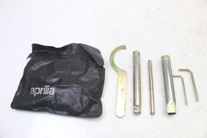 photo de JUEGO HERRAMIENTAS APRILIA SCARABEO GT TOURING 125 (1999 - 2005)
