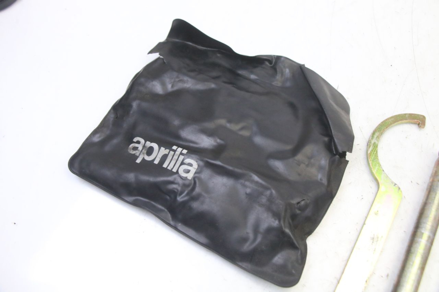photo de JUEGO HERRAMIENTAS APRILIA SCARABEO GT TOURING 125 (1999 - 2005)