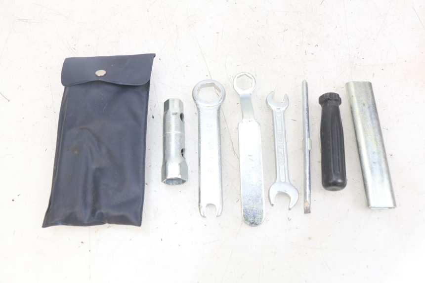 photo de KIT DE HERRAMIENTAS HONDA SCV LEAD 100 (2003 - 2007)