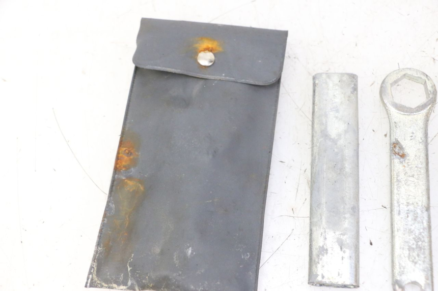 photo de KIT DE HERRAMIENTAS HONDA SCV LEAD 100 (2003 - 2007)