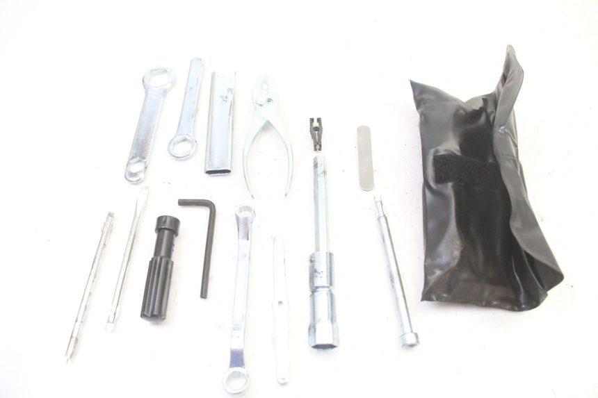 photo de JUEGO HERRAMIENTAS HONDA ST PAN EUROPEAN 1300 (2002 - 2013)