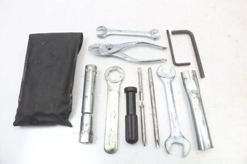 photo de Kit de herramientas SUZUKI VL INTRUDER 125 (2004 - 2007)
