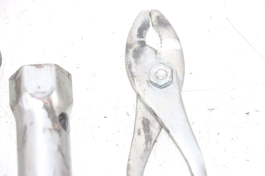 photo de JUEGO HERRAMIENTAS YAMAHA YFM R RAPTOR 250 (2008 - 2014) - Recambio usado revisado