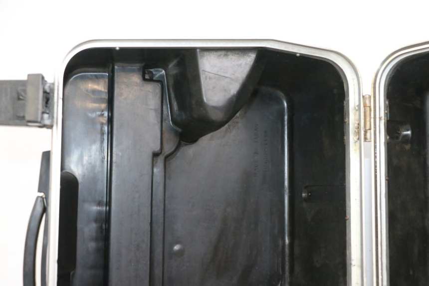 photo de MALETA IZQUIERDA KAWASAKI GTR 1000 (1994 - 2004) - Detalles de los puntos de fijación