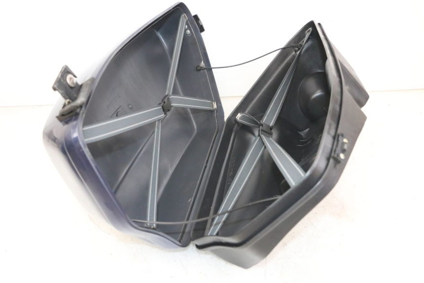 photo de MALETA APRILIA SCARABEO GT 125 (1999 - 2007) - Zoom sobre los componentes