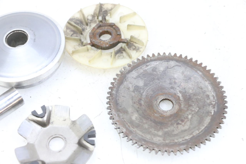 photo de VARIADOR KYMCO AGILITY 16+ 4T 50 (2018 - 2023) - Otra perspectiva