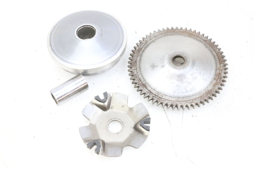 photo de VARIADOR KYMCO AGILITY 16+ 4T 50 (2018 - 2023) - Detalles de los puntos de fijación