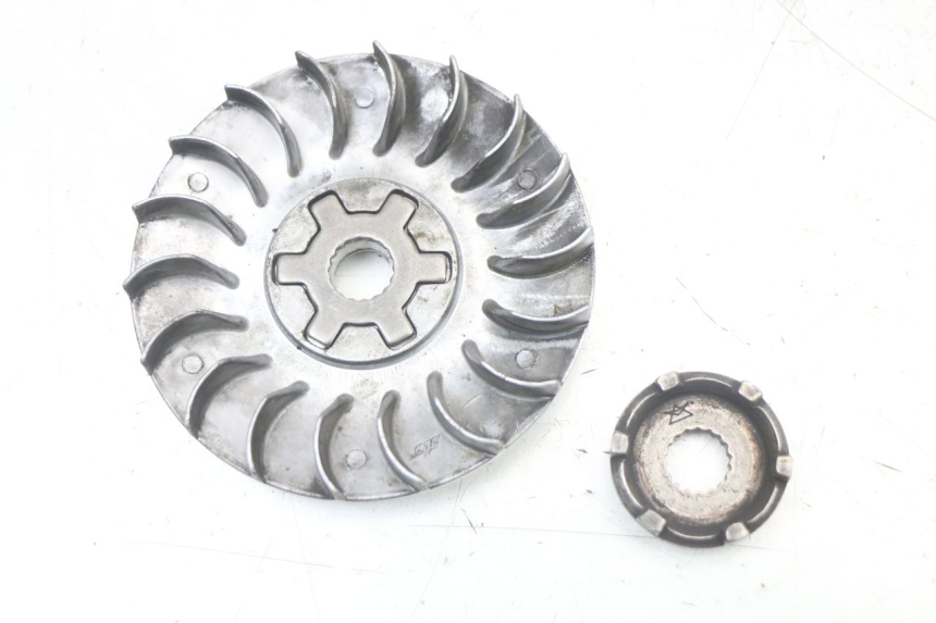 photo de VARIADOR YAMAHA BW'S 50 (2004 - 2017) - Otra perspectiva