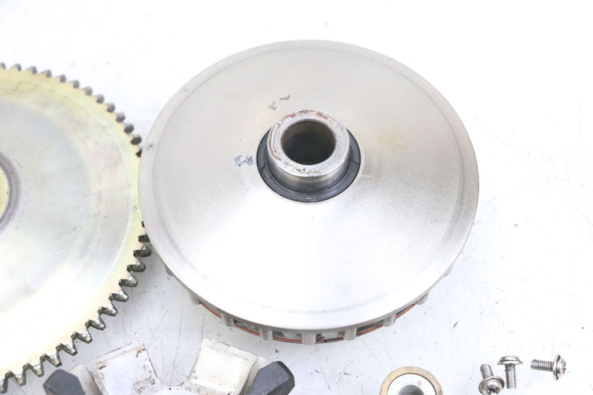 photo de VARIADOR PEUGEOT ELYSEO 125 (1999 - 2004) - Estado de la superficie y material