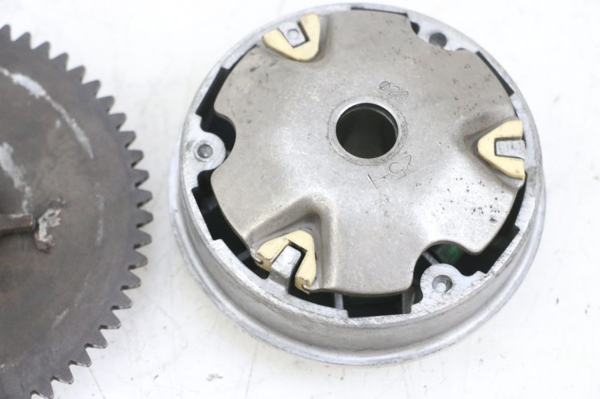 photo de VARIADOR PEUGEOT KISBEE 4T 50 (2010 - 2017) - Zoom estado de uso