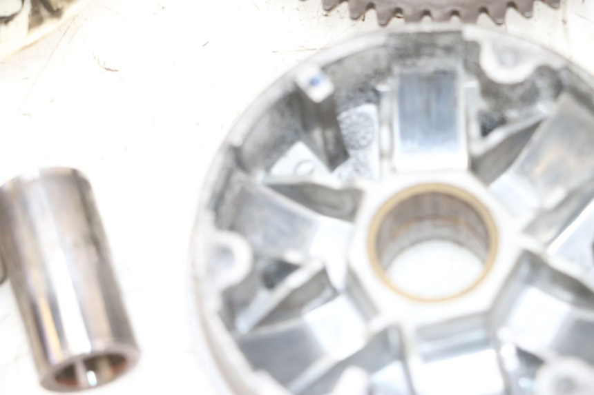 photo de VARIADOR PEUGEOT KISBEE 4T 50 (2010 - 2017) - Detalles de los puntos de fijación