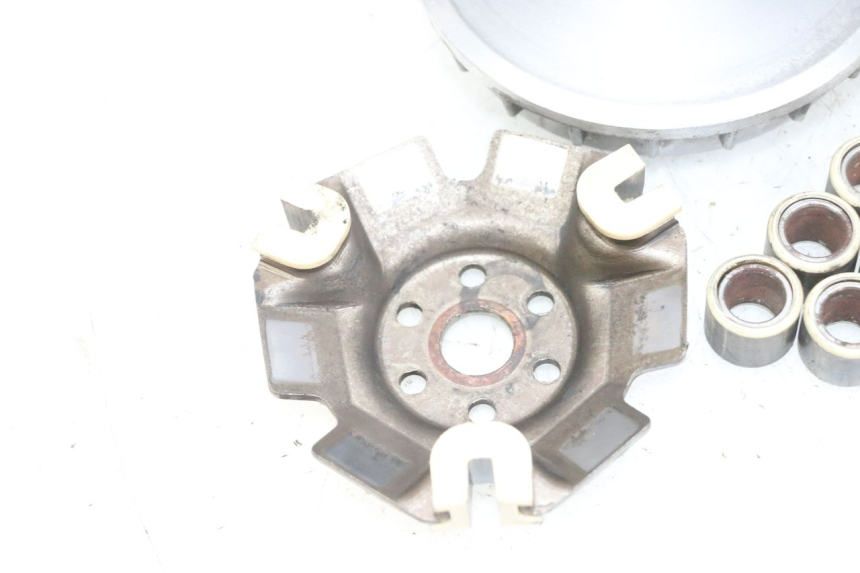 photo de VARIADOR DAELIM S1 125 (2007 - 2016) - Detalles de los puntos de fijación