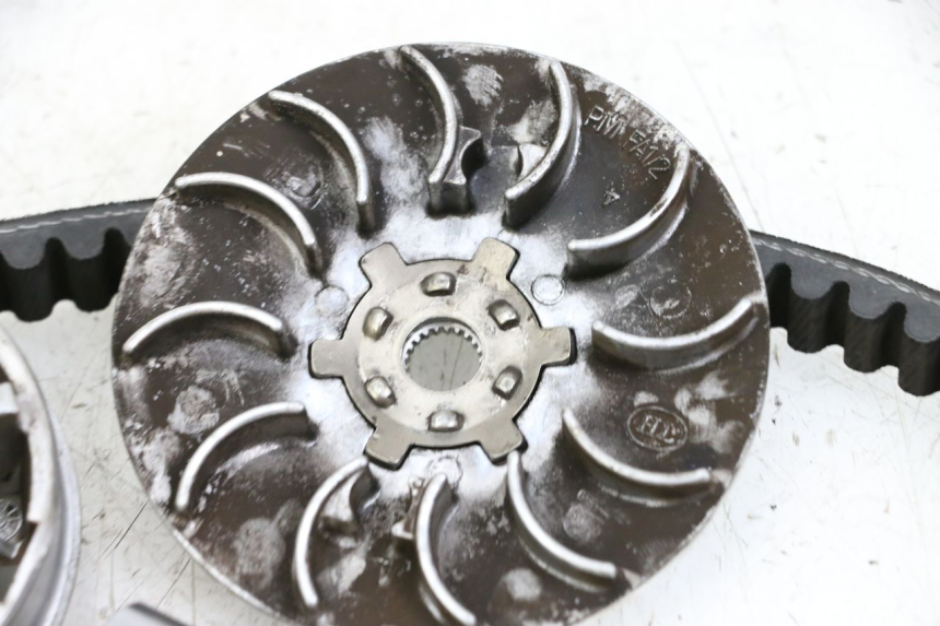 photo de VARIADOR PEUGEOT SPEEDFIGHT 4 2T 50 (2015 - 2019) - Estado de la superficie y material