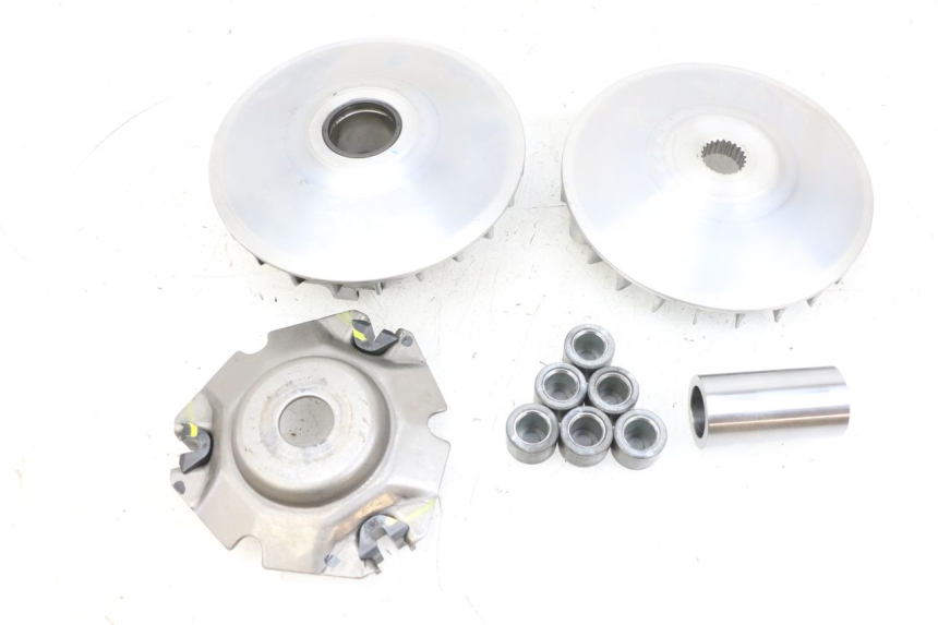 photo de VARIADOR YAMAHA TRICITY 300 (2020 - 2024) - Detalles de los puntos de fijación