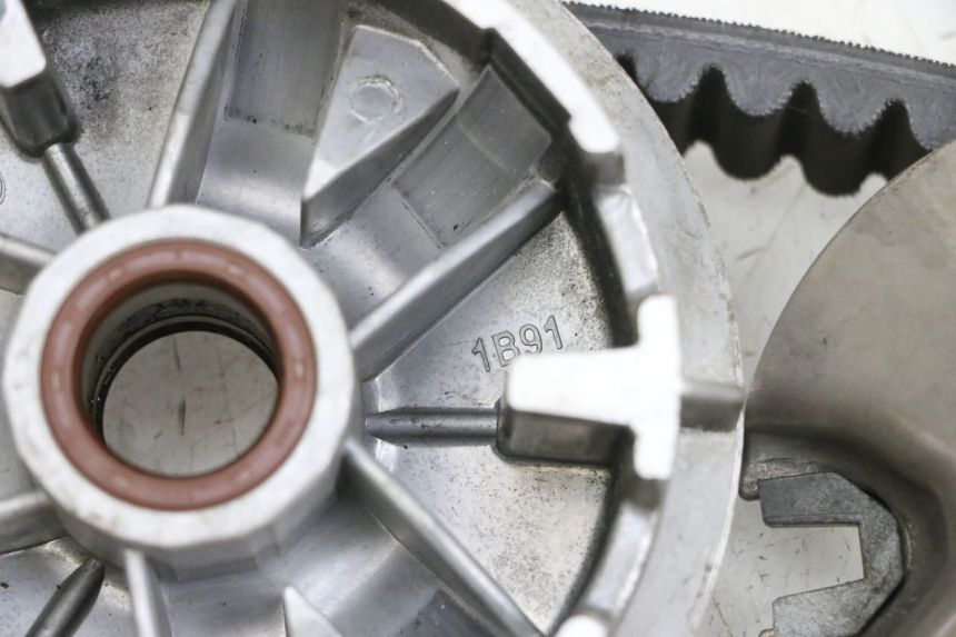 photo de VARIADOR YAMAHA XMAX X-MAX 125 (2006 - 2009) - Zoom sobre los componentes