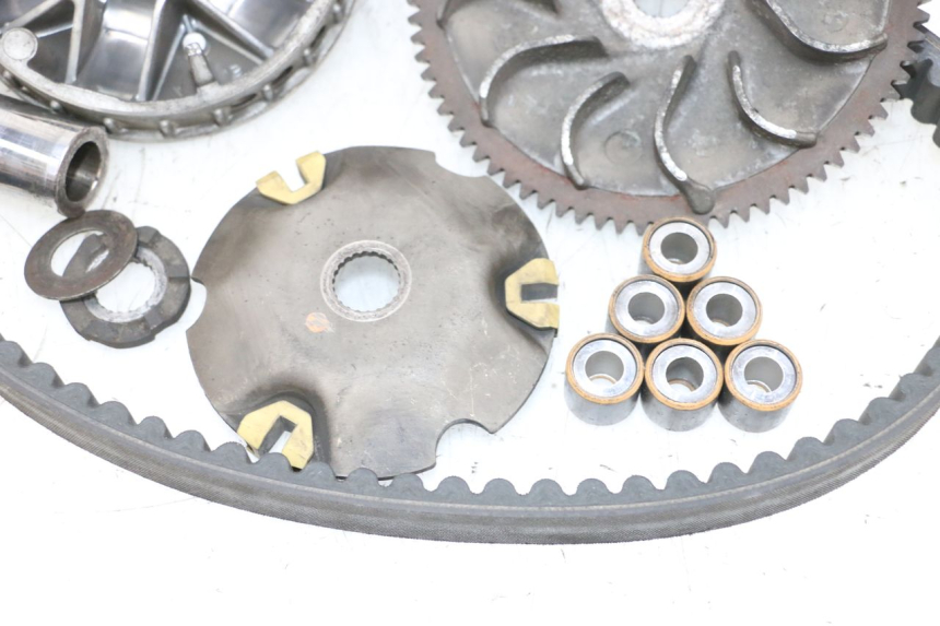 photo de VARIADOR PIAGGIO X8 125 (2004 - 2007) - Estado de la superficie y material