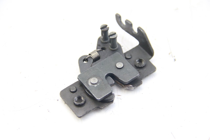 photo de CIERRE DEL ASIENTO PIAGGIO BEVERLY 125 (2010 - 2015)