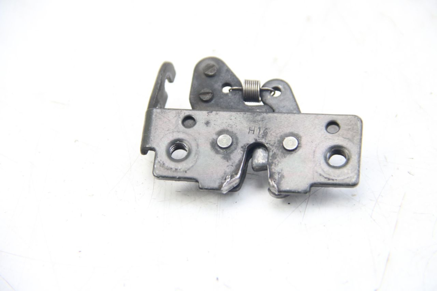 photo de CIERRE DEL ASIENTO PIAGGIO BEVERLY 125 (2010 - 2015)