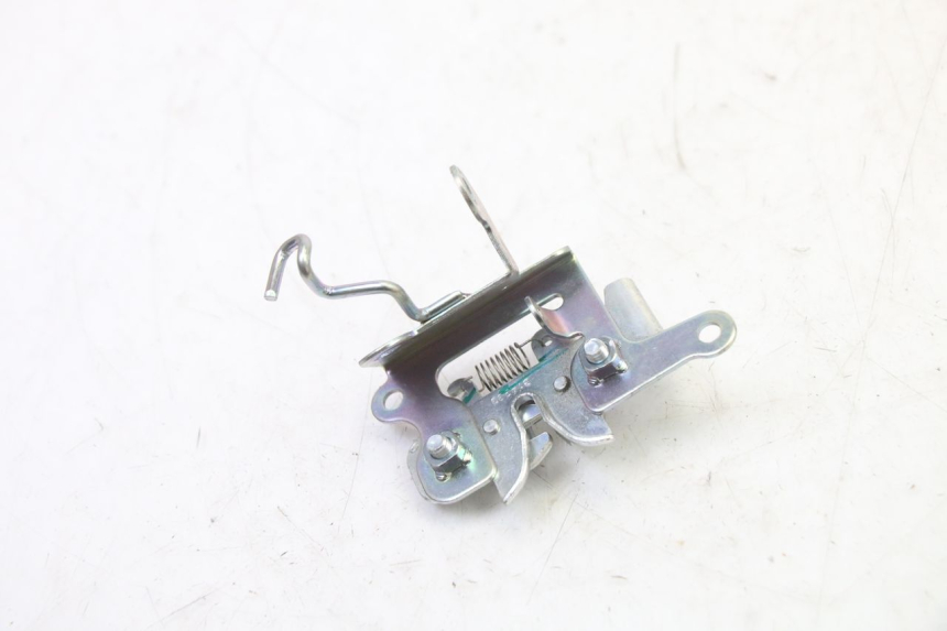 photo de BLOQUEO PUERTA YAMAHA XMAX X-MAX 125 (2021 - 2025)